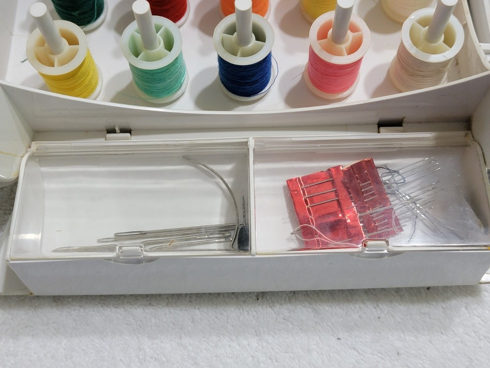 Singer Sew Essentials Storage Box Case Portable Organizer W/Thread & Accessories