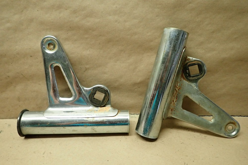 1983 SUZUKI TEMPTER GR650 HEADLIGHT MOUNT PAIR ASSY