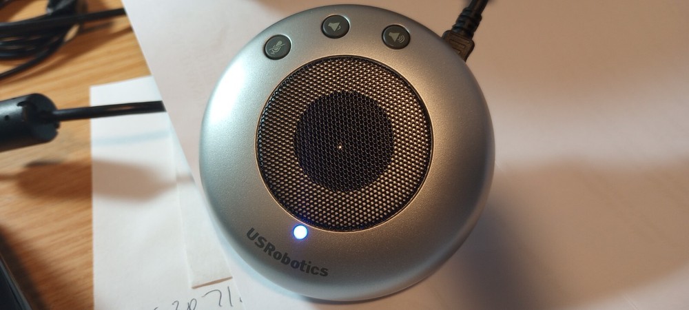 NEW SEALED USB INTERNET SPEAKERPHONE MODEL 9610