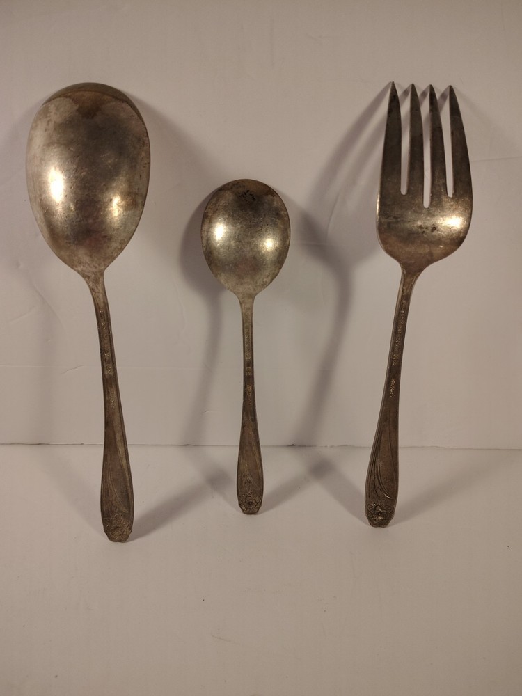 Vinage Serving silverwear Set 2 Different size spoon and 1 serving Fork