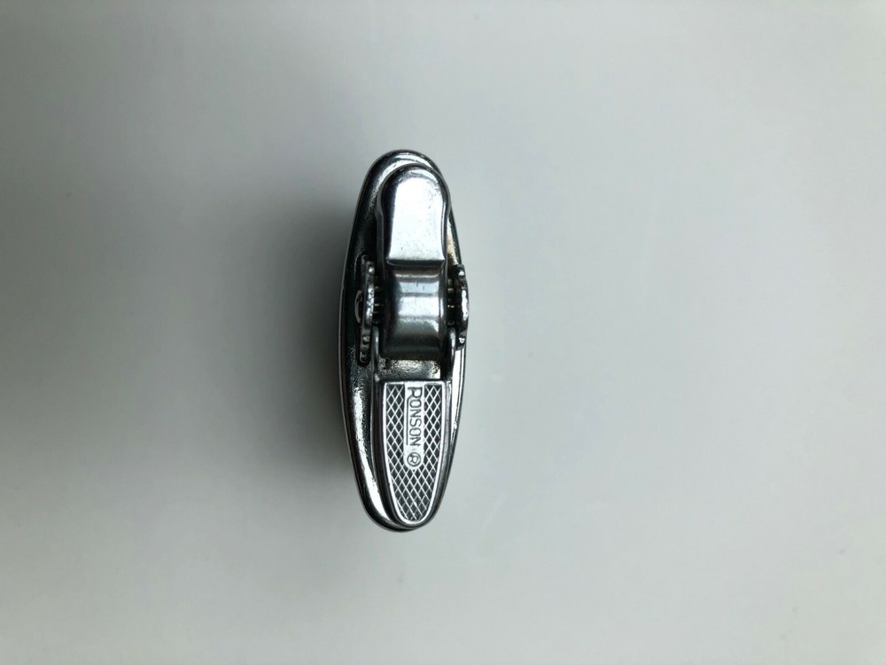 Vintage Ronson Standard Lighter With Pouch