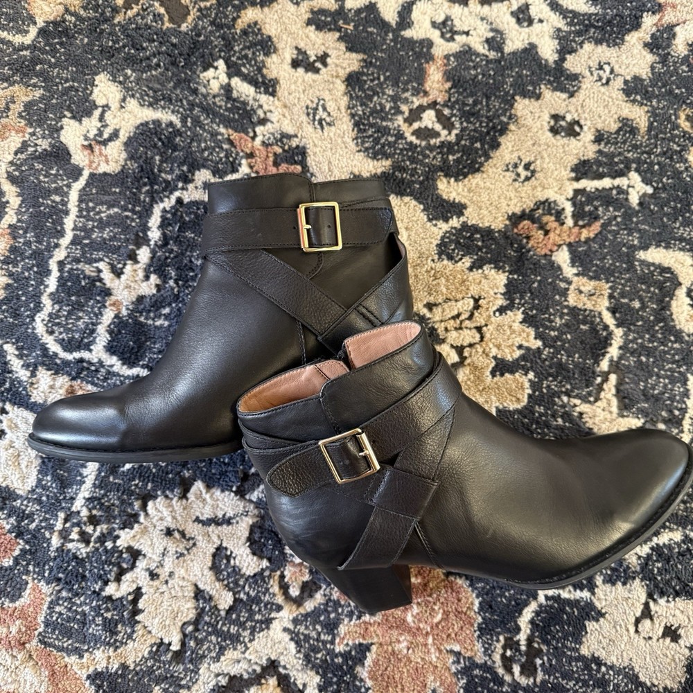 Vionic Trinity Black Leather Ankle Boots 9.5 Block Heel Buckle Booties