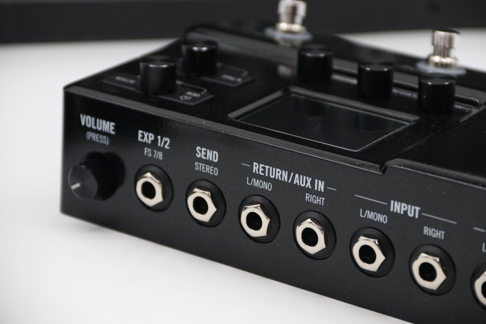 Line 6 HX Stomp XL Guitar Multi-effects Floor Processor - Black