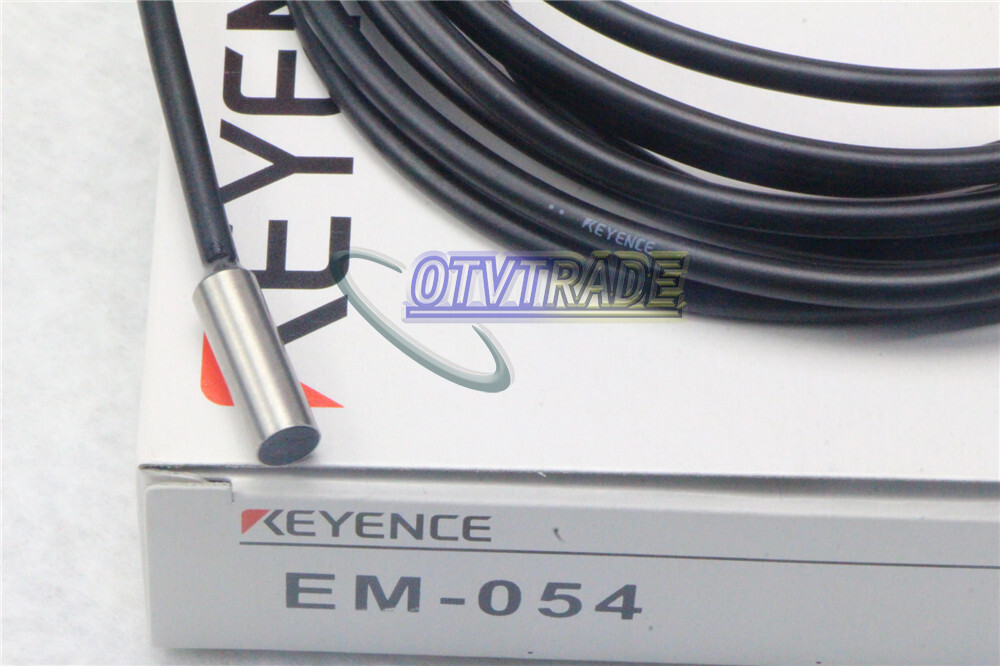 ONE Keyence EM-054 EM054 Proximity sensor