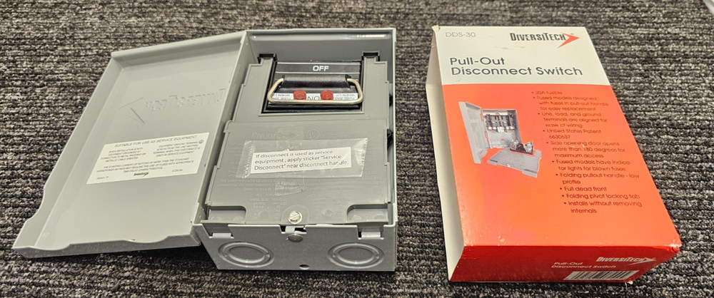 Diversitech DDS-30 Pull-Out Disconnect Switch 30A Fusible Fuse Box