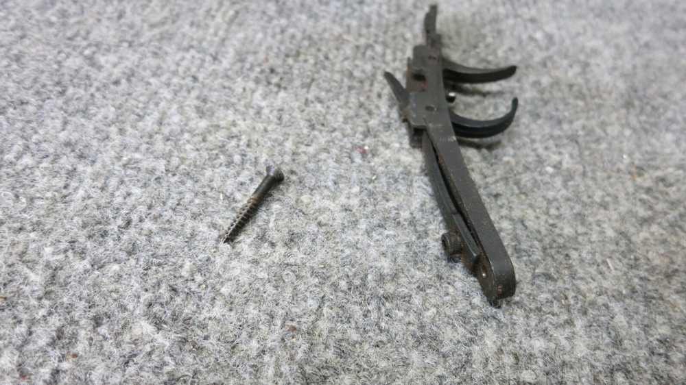 THOMPSON CENTER SENECA BLACK POWDER MUZZLELOADER TRIGGER, VERY GOOD USED