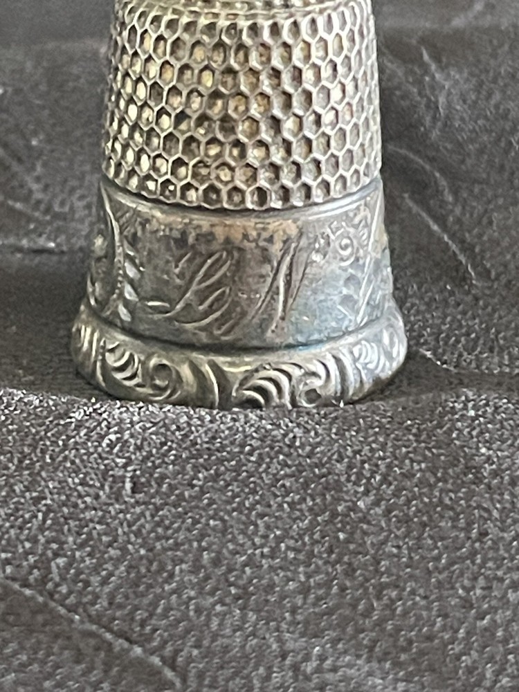 Vintage Decorative Sterling Silver Thimble 3/4" Tall w/Initials "LN" (CA)