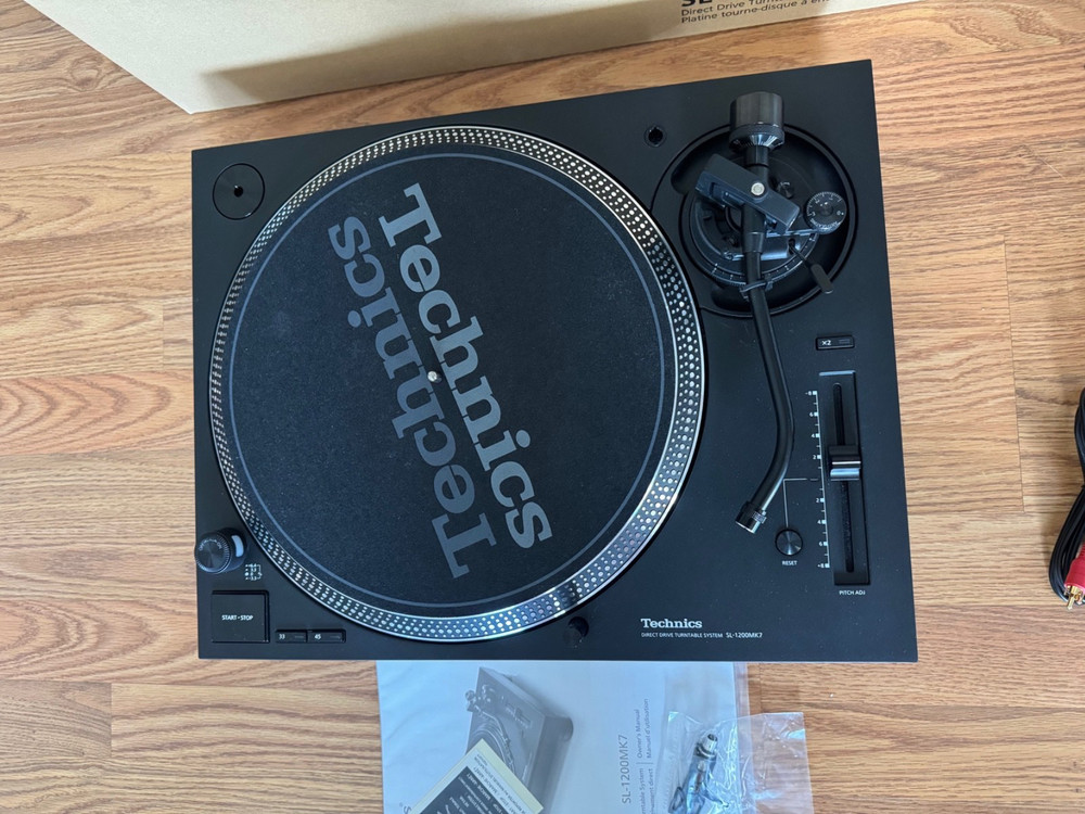 Technics SL-1200MK7 Direct Drive Turntable System - Black