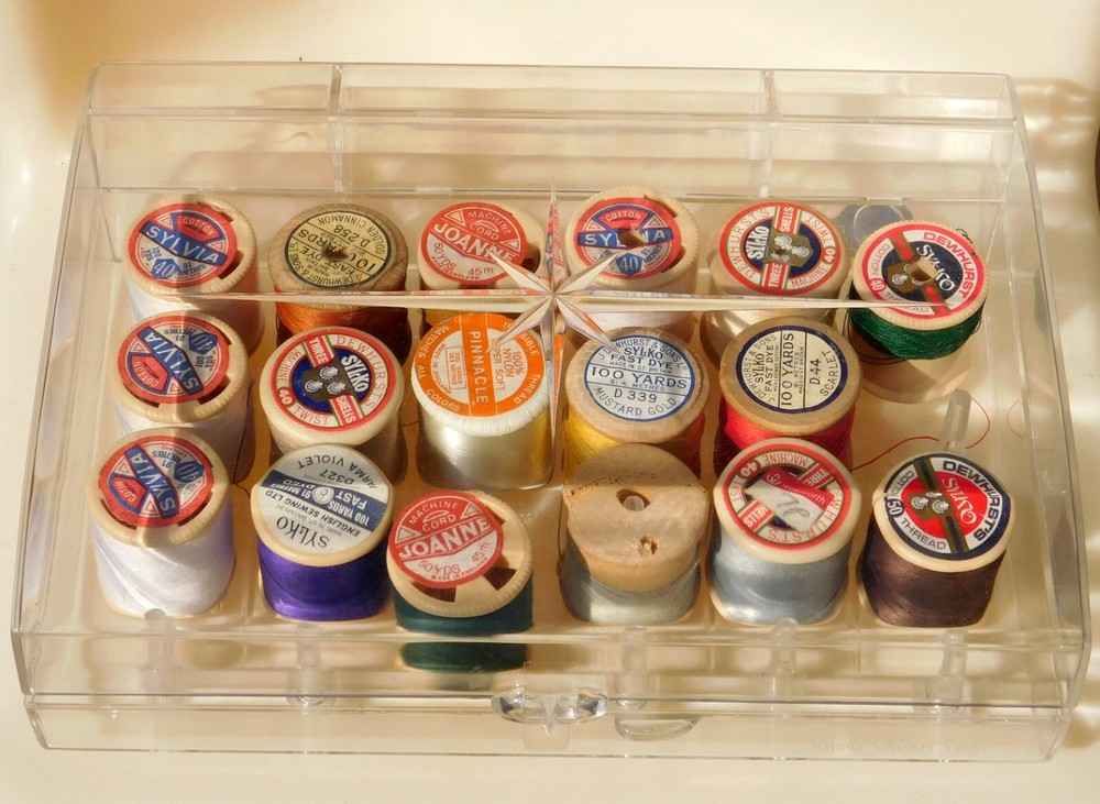 VTG DRITZ SCOVILL THREAD BOX ACRYLIC From England Woolworth With BOX !