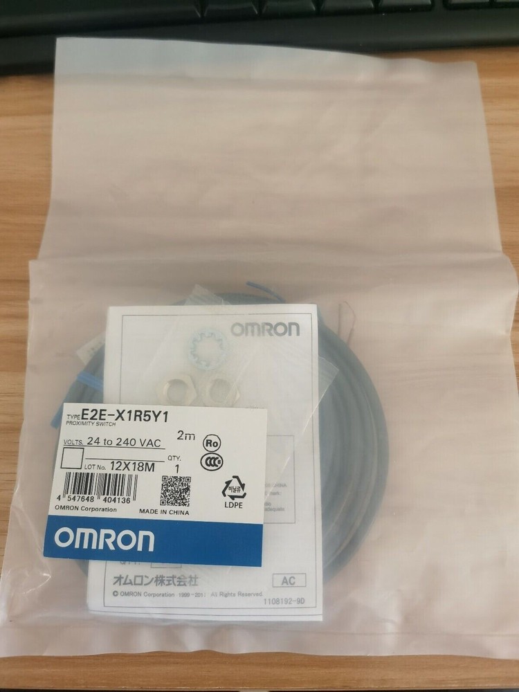 New Omron E2E-X1R5Y1 E2EX1R5Y1 Proximity Switch