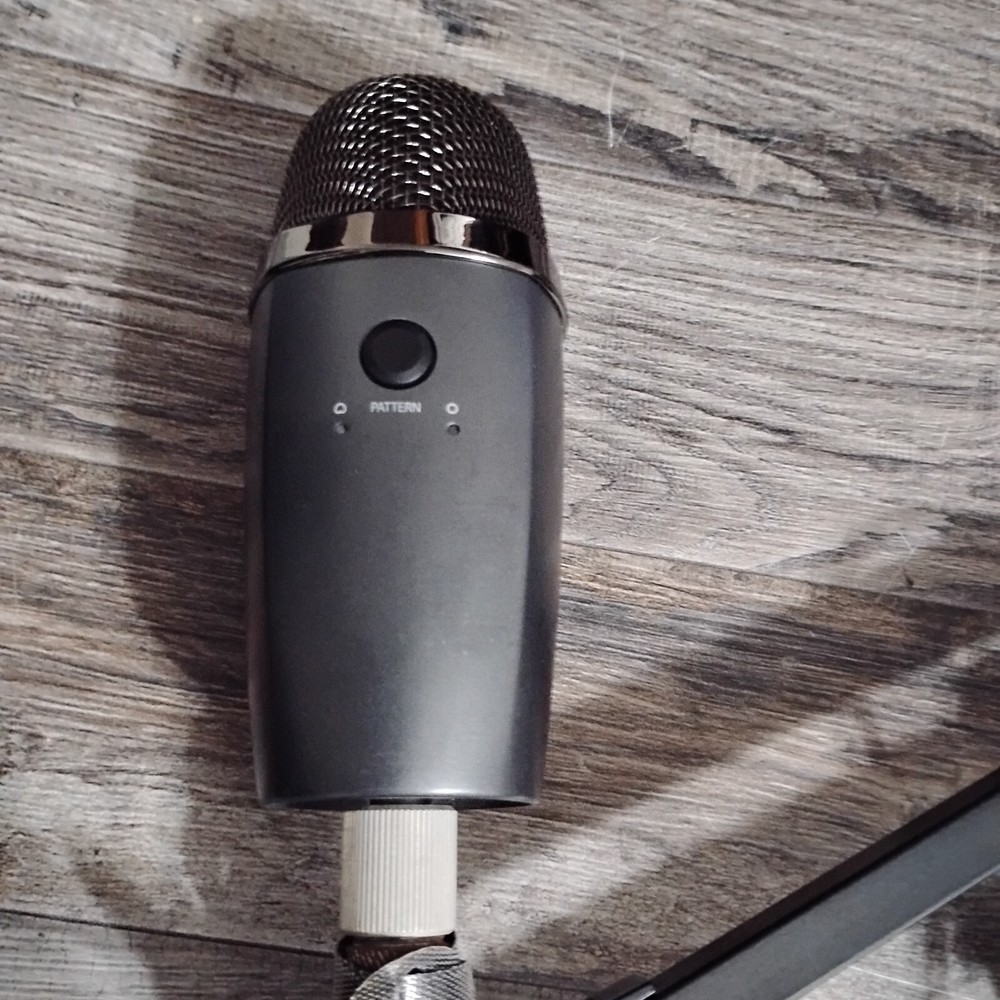 Blue USB Mic & Arm Logitech G