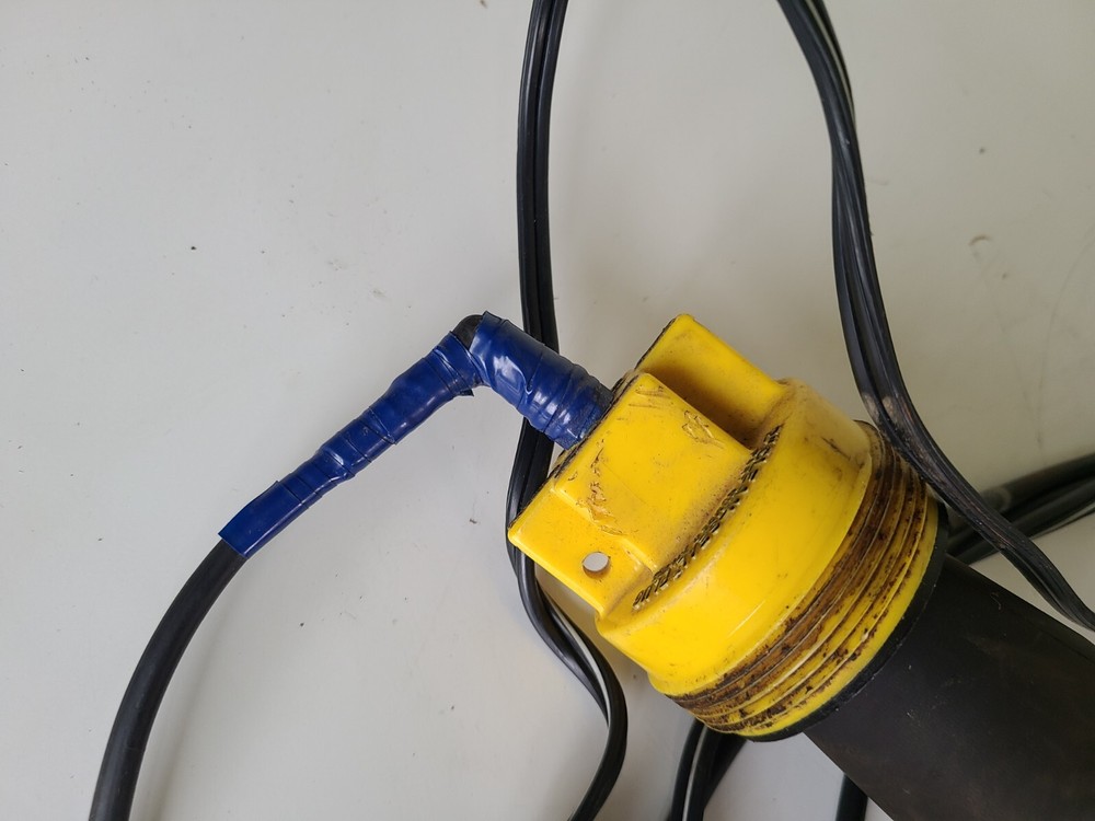 Limited Edition Singer 7033 Sewing Machine With Custom Presser Handle Control