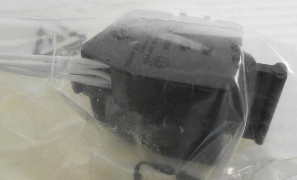 Schneider Electric 47905 Wiring + Microswitch