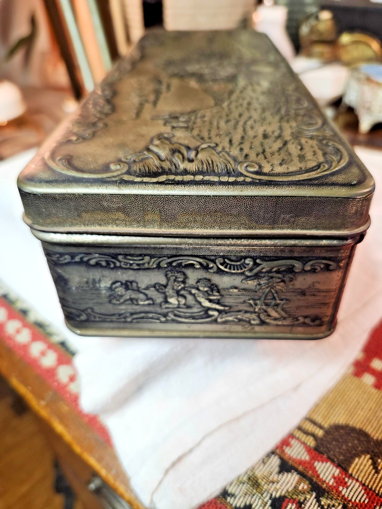 Vintage Urney Chocolates Tin for Chocolate Filled Eclairs