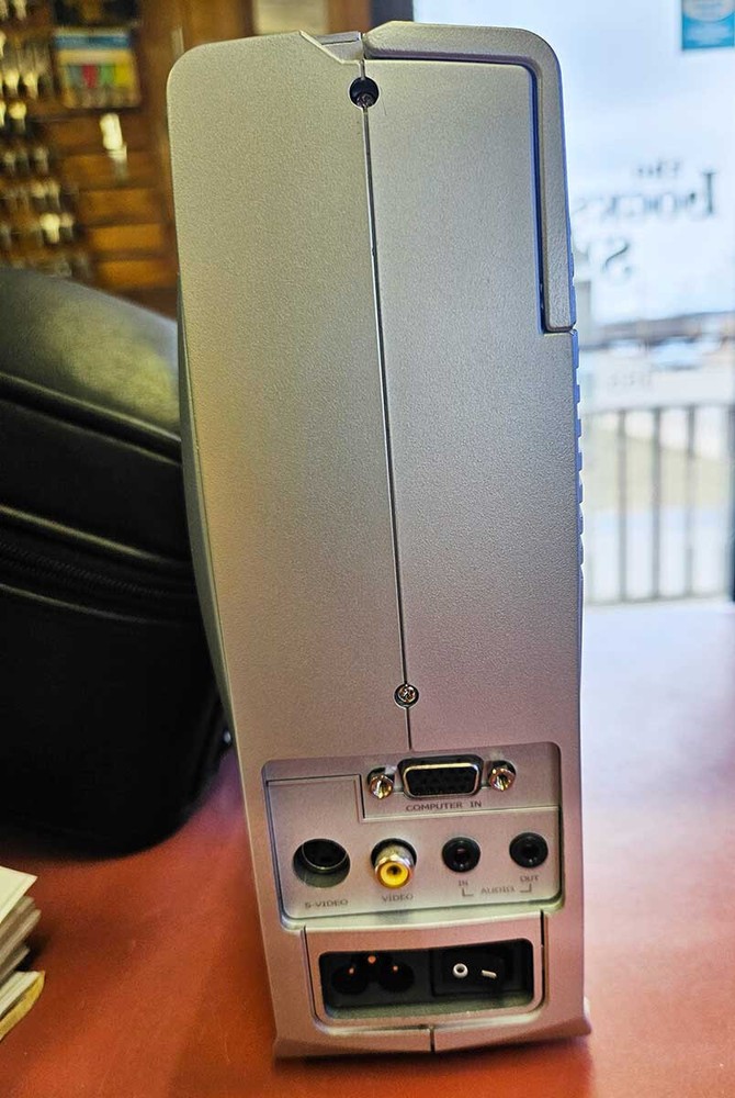 Projectors & Accessories