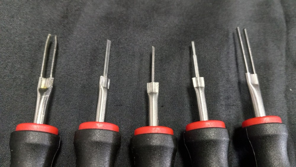 Mac Tools TT95839 23-PC. Universal Terminal Tool Kit