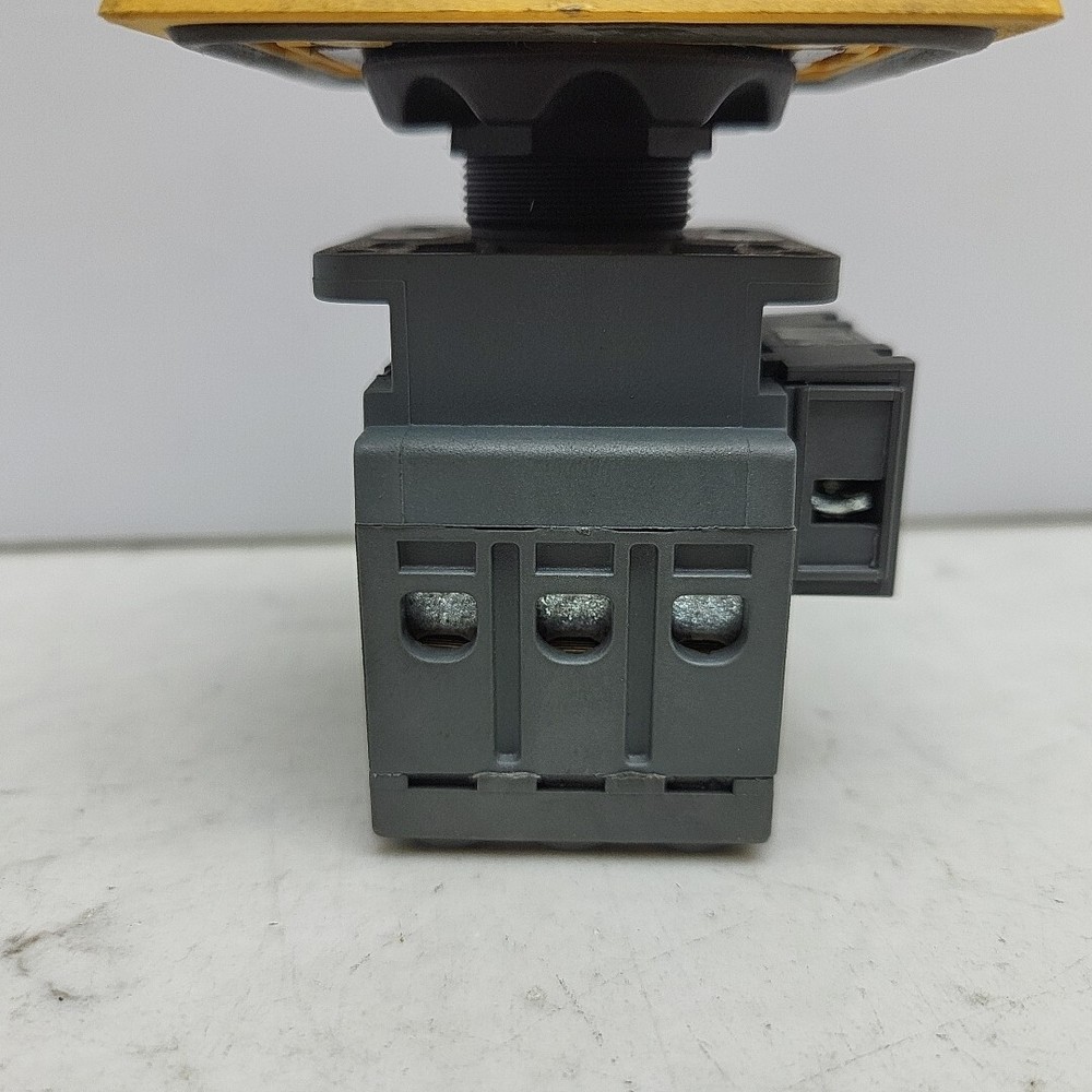 ABB Selector Switch Lockable Bussmann CDNF25A3D Disconnect Switch CDAUX Contact
