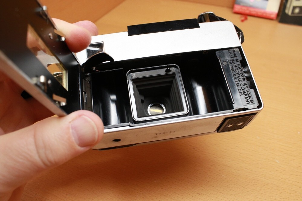 Vintage Kodak Instamatic 804 Camera, Original Hard Shell Case/Strap BOX UNTESTED