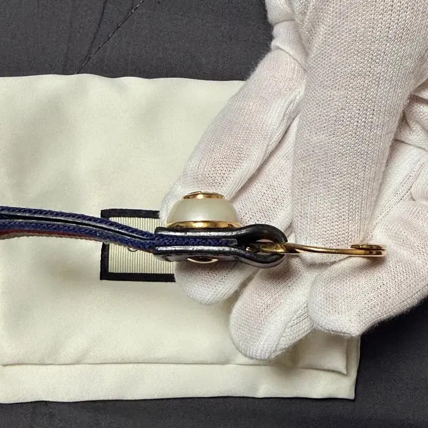 Gucci GG Web Keyring - Authentic (Navy/Red/Ivory)