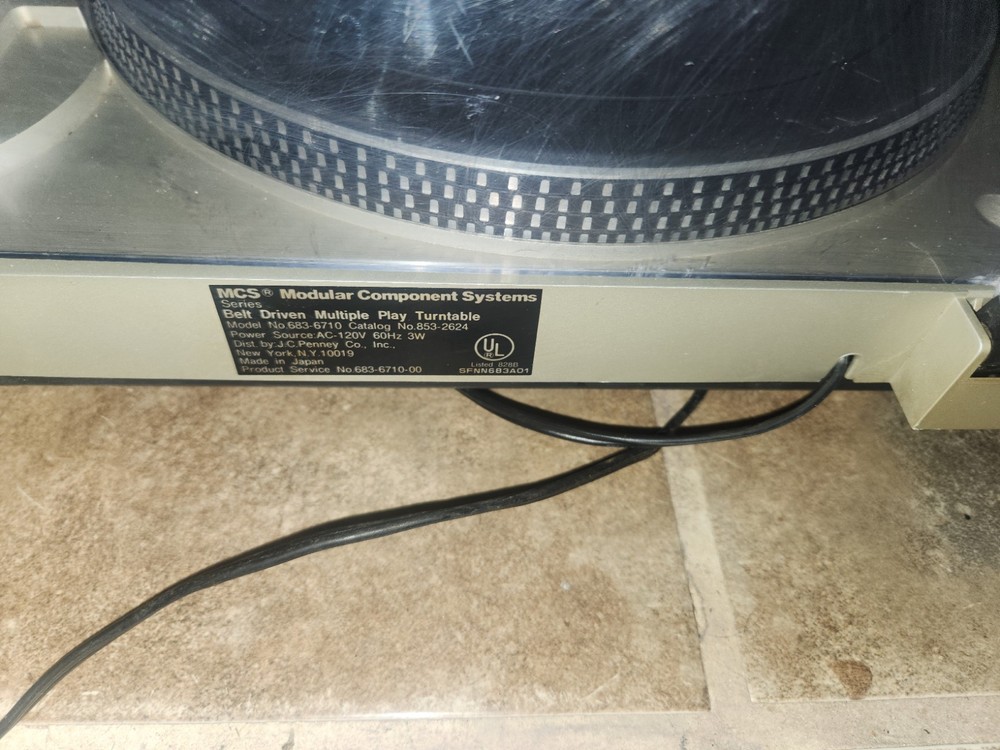 MCS Series Turntable (Modular Component Systems) Model 6710 Belt Drive. Technic