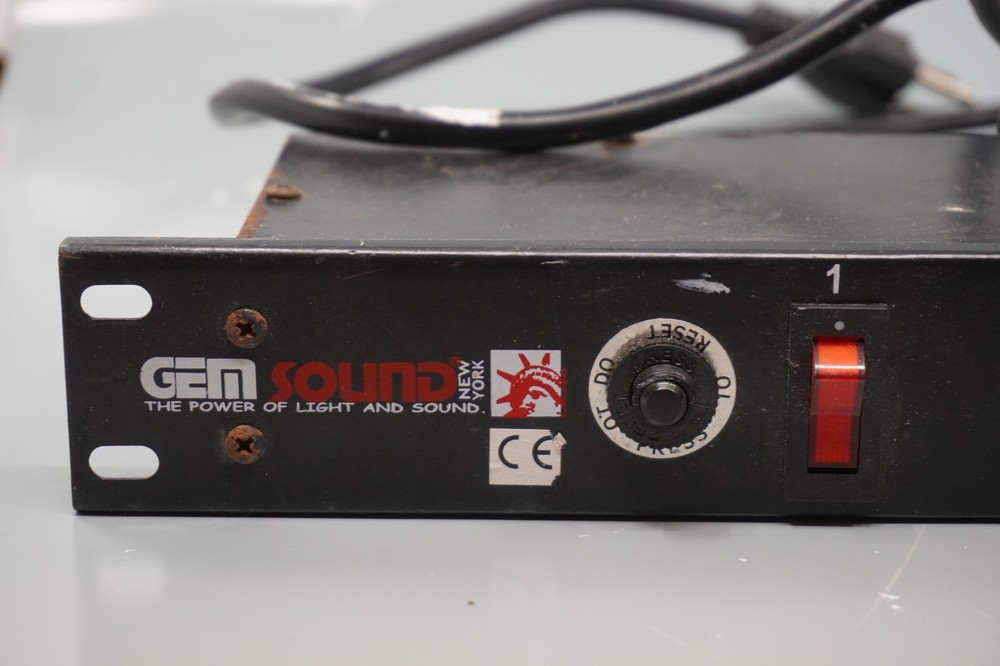 GemSound SP8500 Rackmounted AC Switch Panel 8 Power Outlets