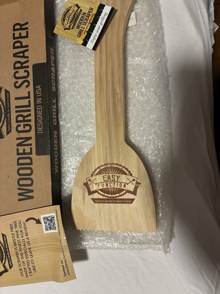 Easy Function Bristle Free Wooden Grill Scraper Reusable Light Brown One-Piece