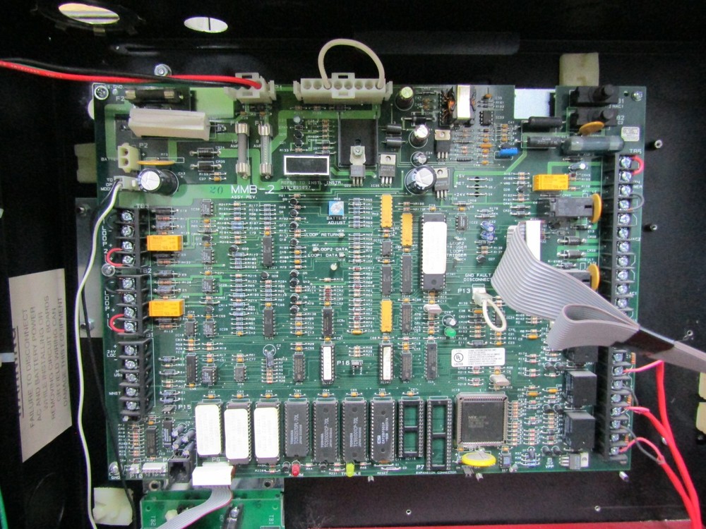 😀 SIEMENS CERBERUS PYROTRONICS FIRE ALARM PANEL W/ KEYS MXL