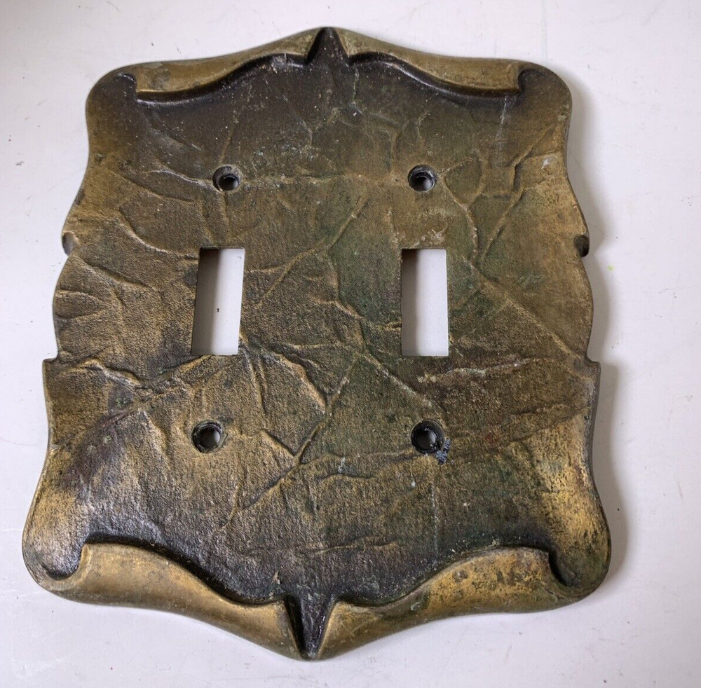 Scroll Leaf Texture Double Light Switch Cover Plate 1960's CSA Vintage