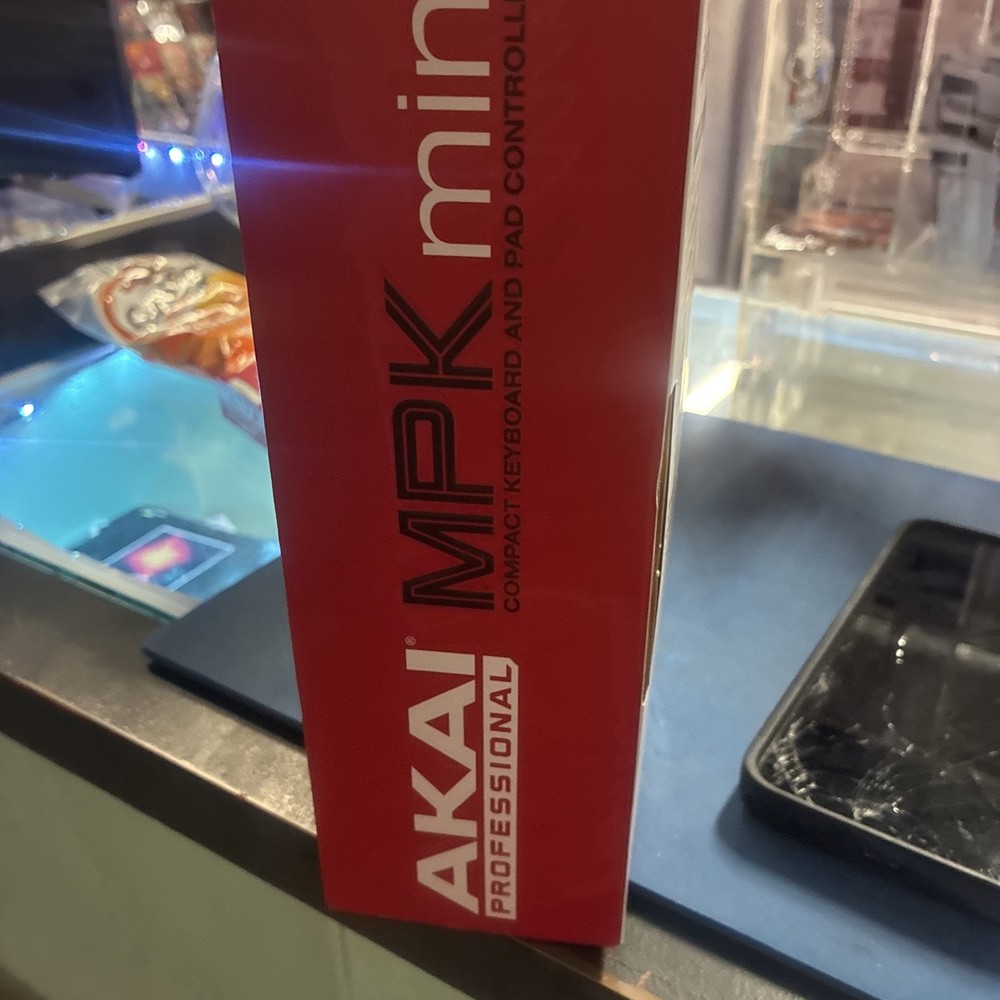 Akal Professional M P K Mini Compact Keyboard and Pad Controller for