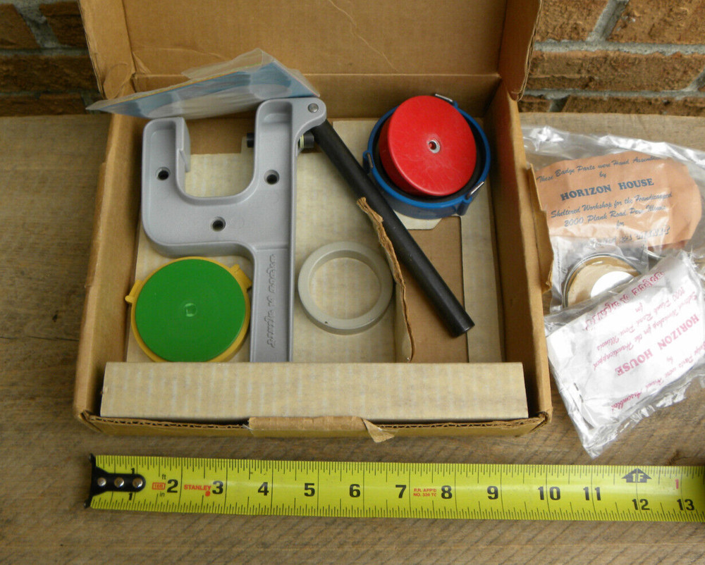 Badge-A-Minit Hand Press Button Maker w/ Accessories