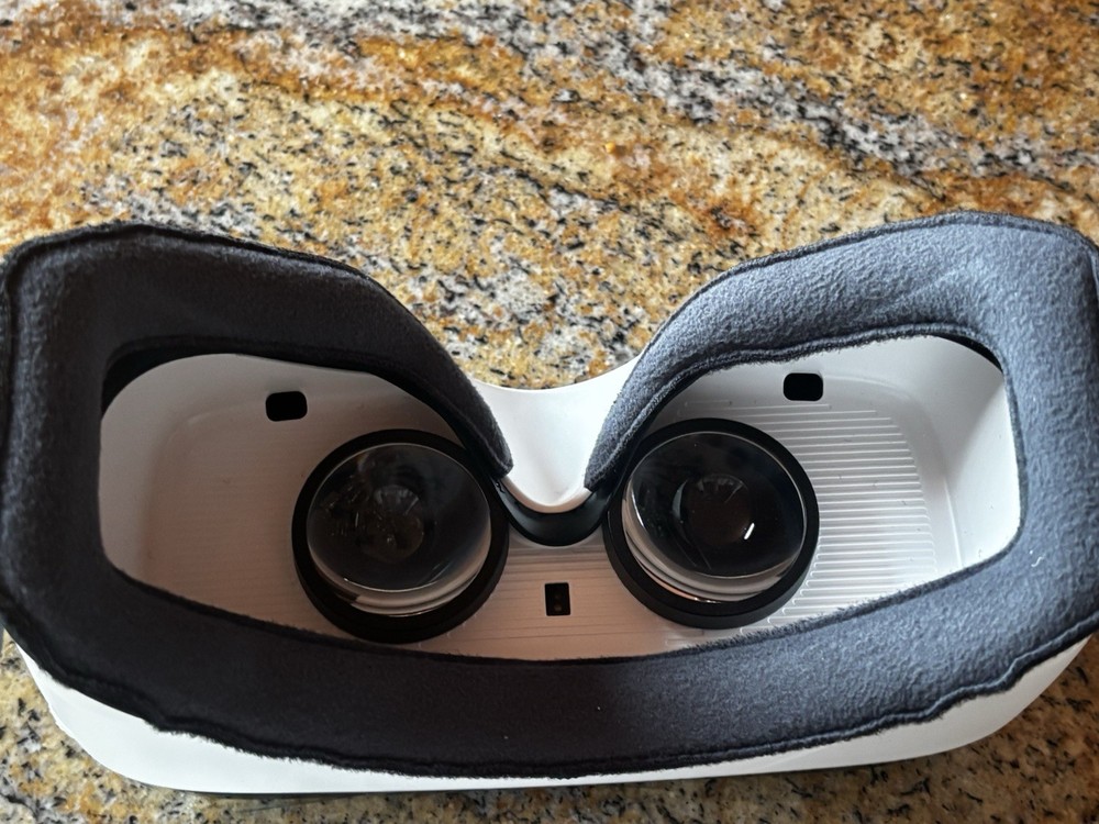 Samsung Galaxy Gear VR Oculus NEW Open Box