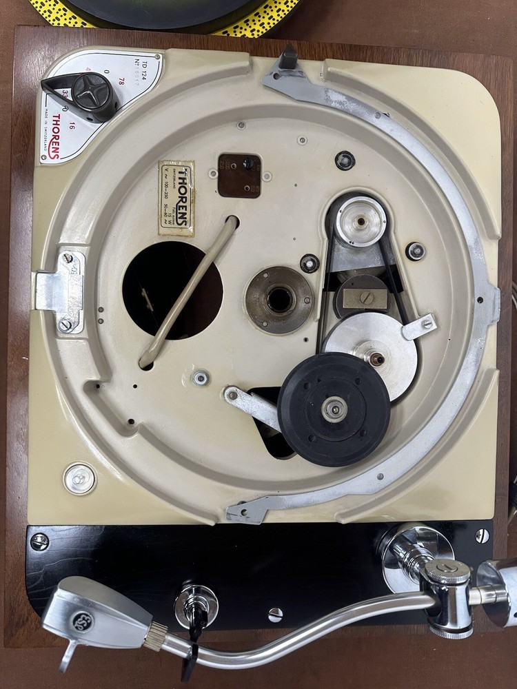 Thorens Vintage Turntable Model 124