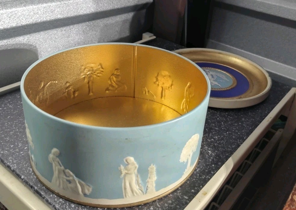 Guildcraft Blue Grecian Style Cookie Tin