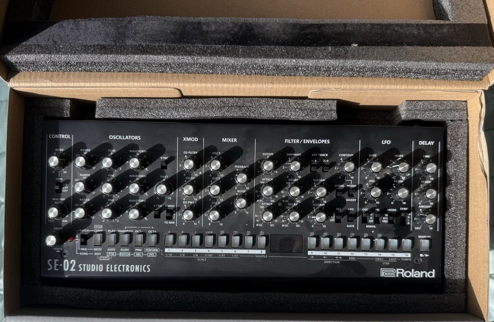 Roland SE-02 Analog Synthesizer Module