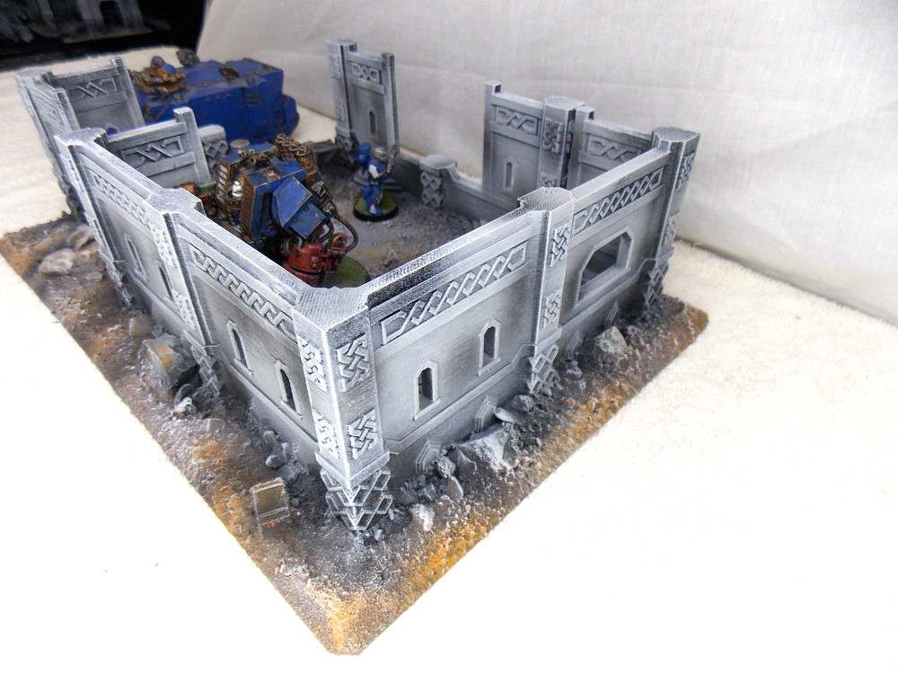 WARGAMING TERRAIN PAINTED BUILDING