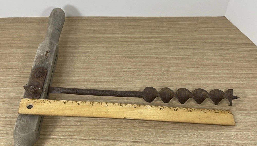 Vintage Carpenter’s Hand Drill Rustic Primitive Farm & Barn