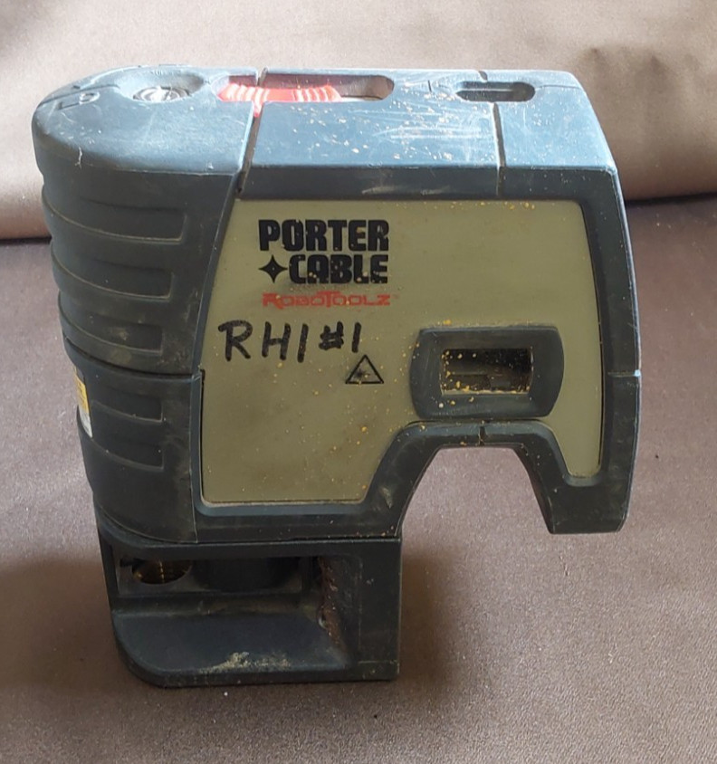 PORTER CABLE Robotoolz RT 7610-5 Laser Level w/Case-Case Clasps Broken