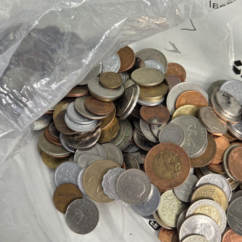 Selection of Foreign Coins and Notes 2.1 kg Total Weight Assorted Bundle