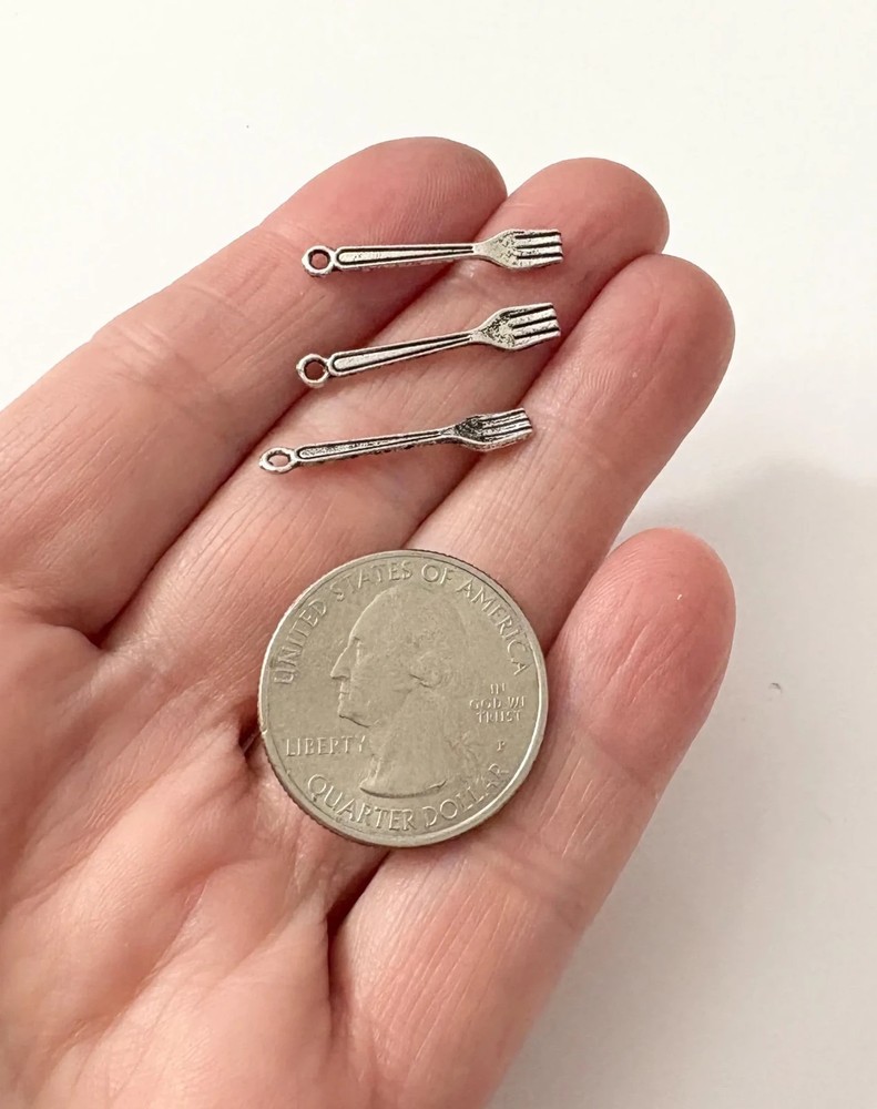 SET OF 10 STAMPING FORK CHARMS /BSO2