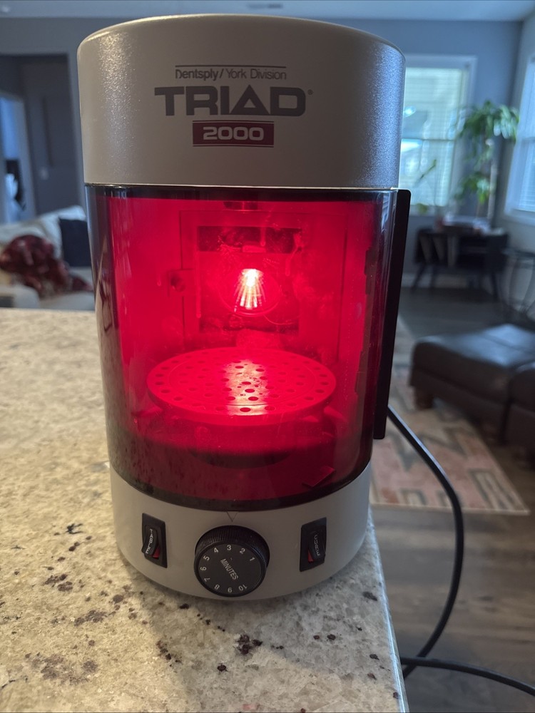 Dentsply Triad 2000 Dental Curing Light Box
