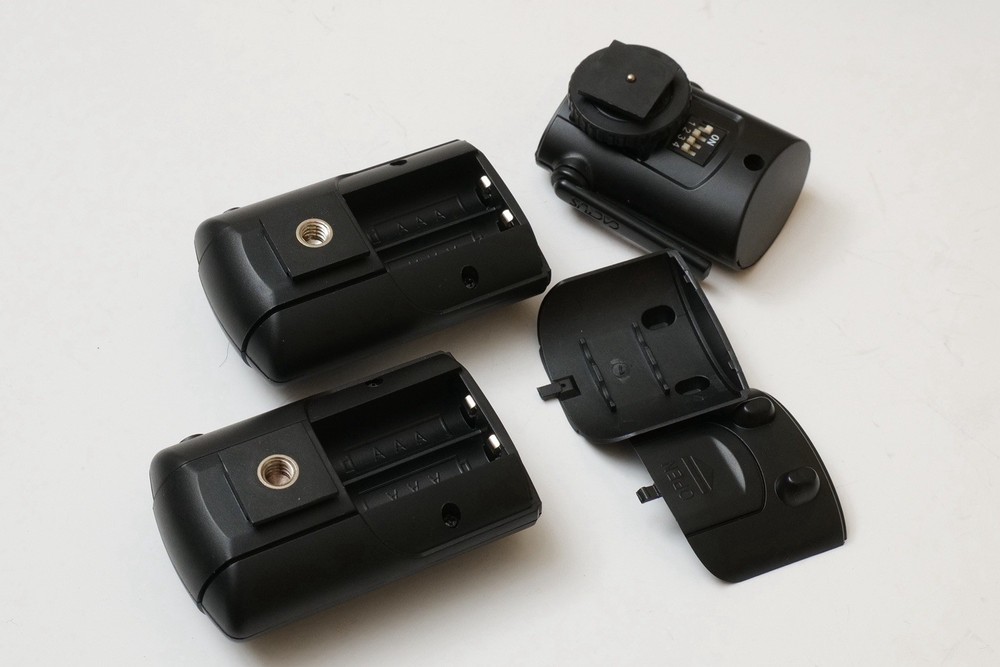 Cactus Wireless Flash Trigger V4 Transmitter And Two Receivers Manual Included