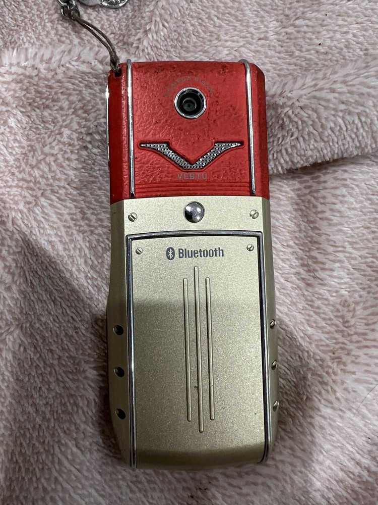 VERTU ASCENT RHV-3 mobile phone