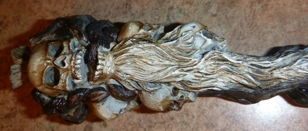 SKULL MAGICAL WAND 9" x 2"