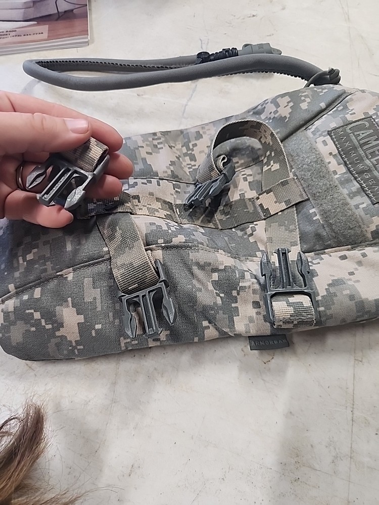 Camelbak Maximum Gear Hydration Pack Digital Camo No Backpack Straps Read