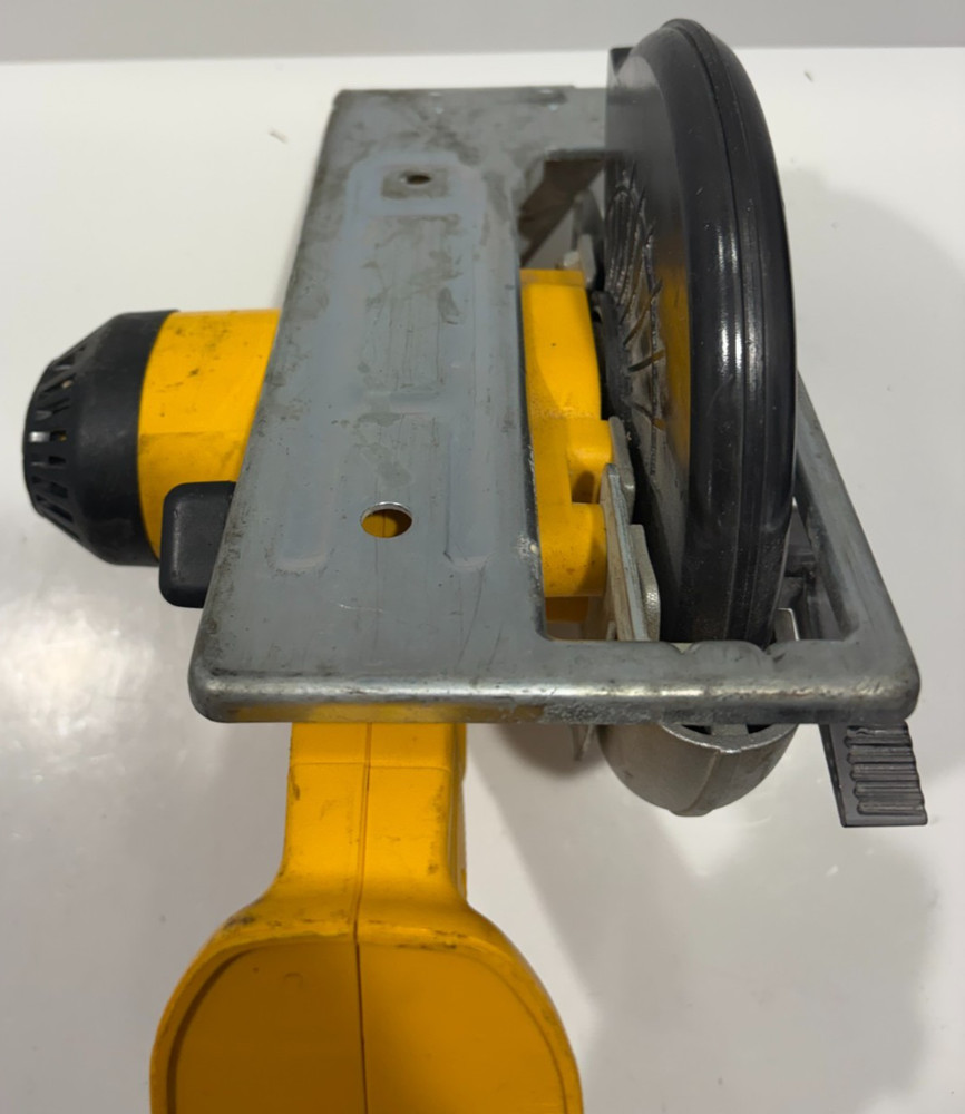 DeWalt DW939 18V Cordless Circular Saw – Bare Tool with Blade