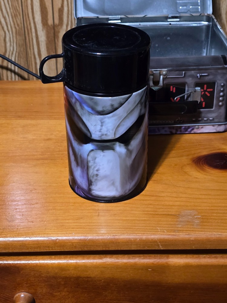 Predator 2014 Tin Lunch Box w/Thermos by Diamond Select
