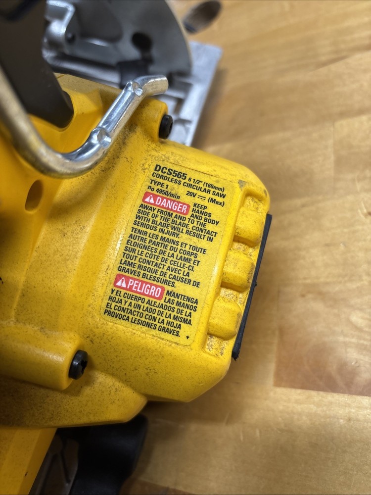 DEWALT 20V Cordless Circular Saw DCS565 (TOOL ONLY)