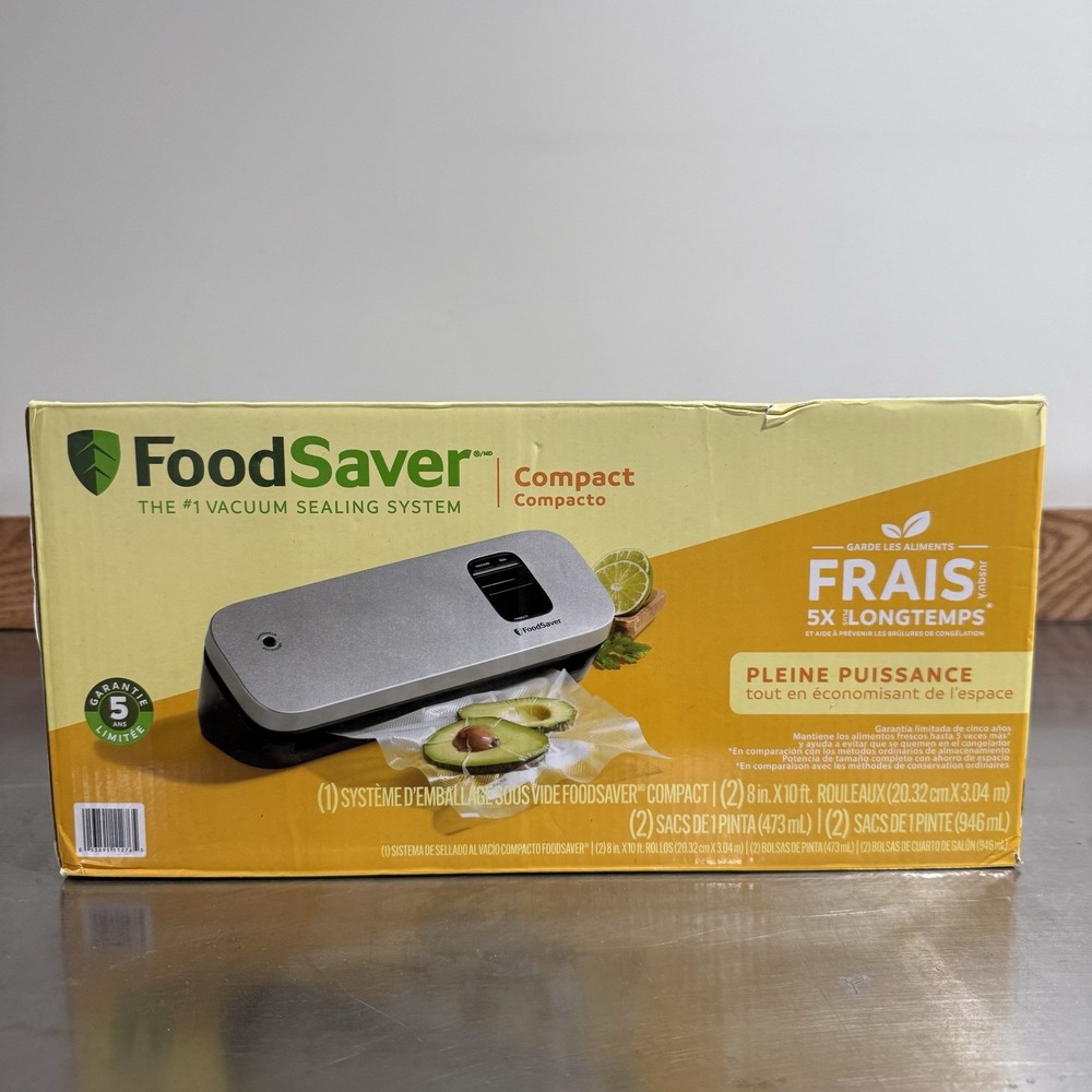 FoodSaver Vacuum Sealer Special Value Pack, Compact Machine