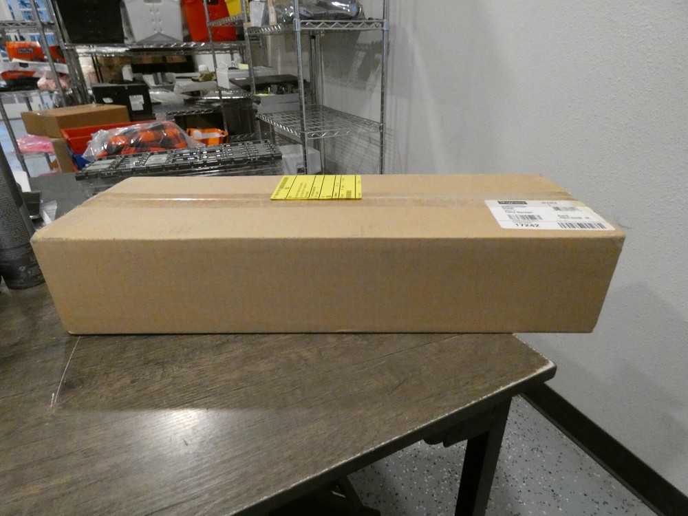 New Hoffman CableTek Horizontal Cable Manager 2U Single Sided fits 19in (DCHS2)
