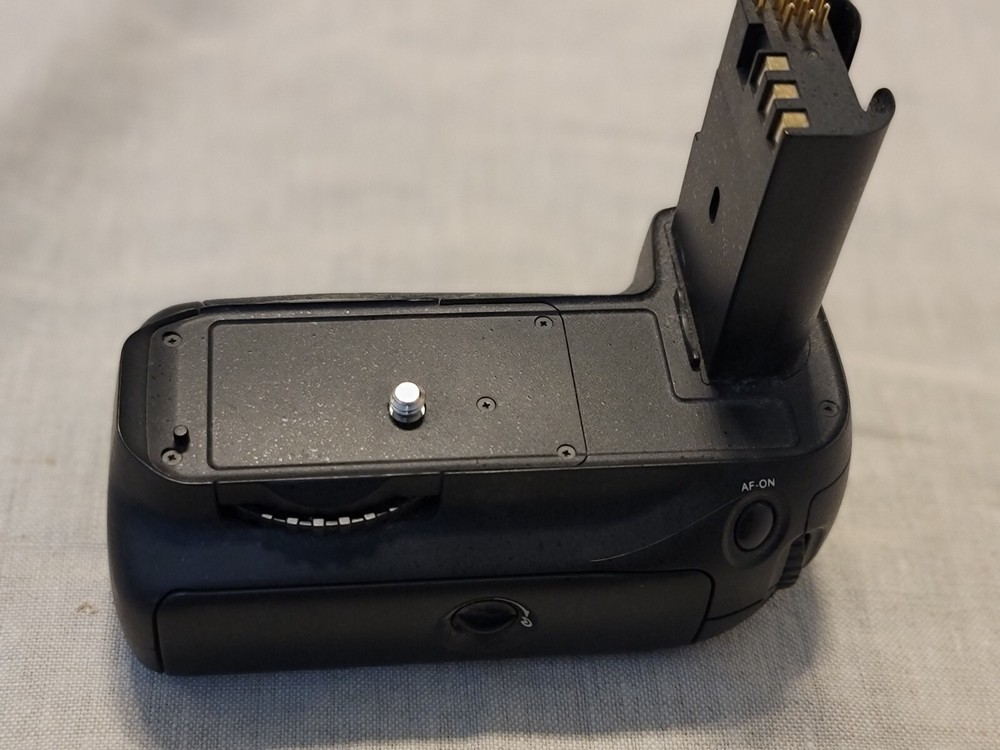 Nikon ND80S Multi Control Battery Pack Grip for D80 DSLR Camera READ!!!